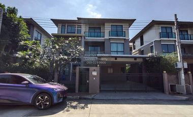 Casa en alquiler de 6 habitaciones en Don Mueang, Bangkok