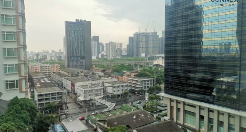 For rent 2 bedrooms condo in Watthana, Bangkok