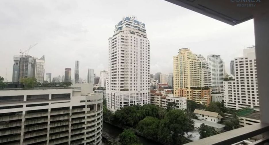 For rent 2 bedrooms condo in Watthana, Bangkok