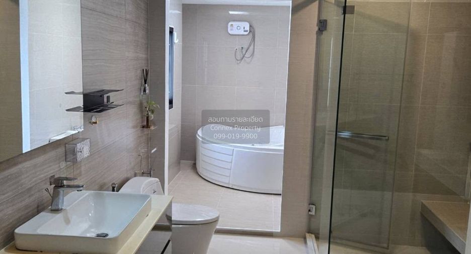 Casa en alquiler de 5 habitaciones en Bang Phli, Samut Prakan