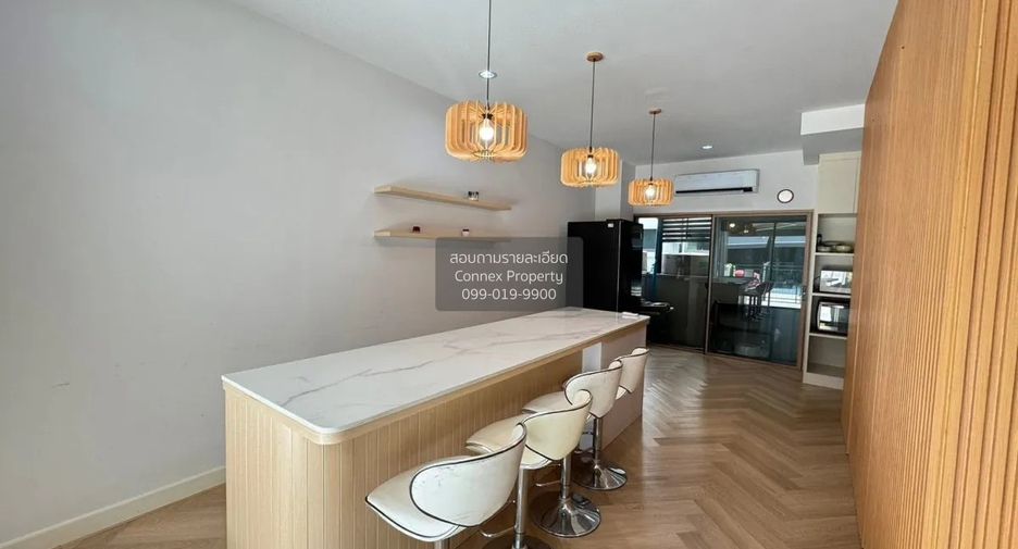 For rent 3 ベッドルーム townhouse in Saphan Sung, Bangkok