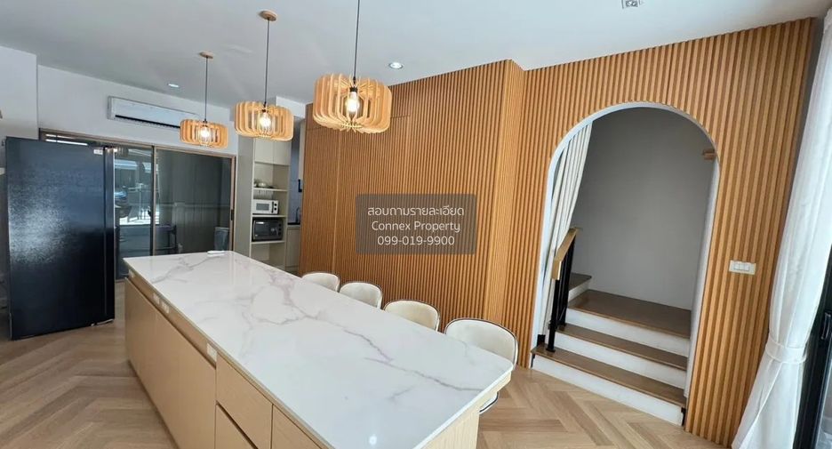 For rent 3 ベッドルーム townhouse in Saphan Sung, Bangkok