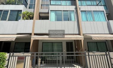 Reihenhaus zur Miete mit 3 Zimmer in Saphan Sung, Bangkok