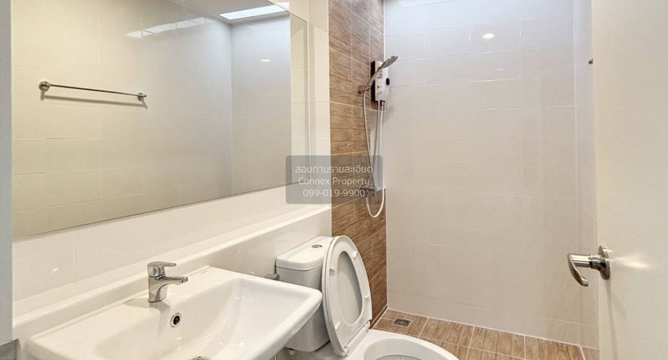 For rent 3 bedrooms townhouse in Bang Phli, Samut Prakan