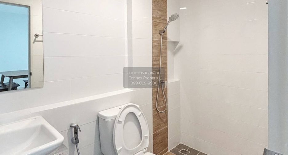 For rent 3 bedrooms townhouse in Bang Phli, Samut Prakan