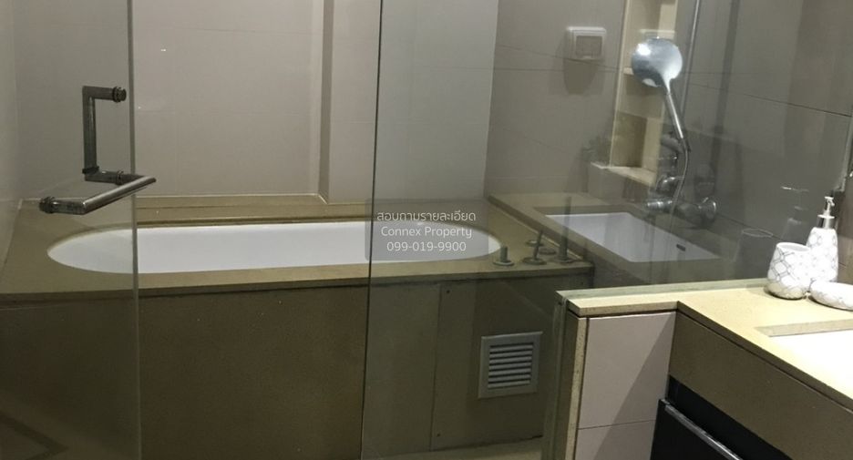For rent 2 bedrooms condo in Pathum Wan, Bangkok