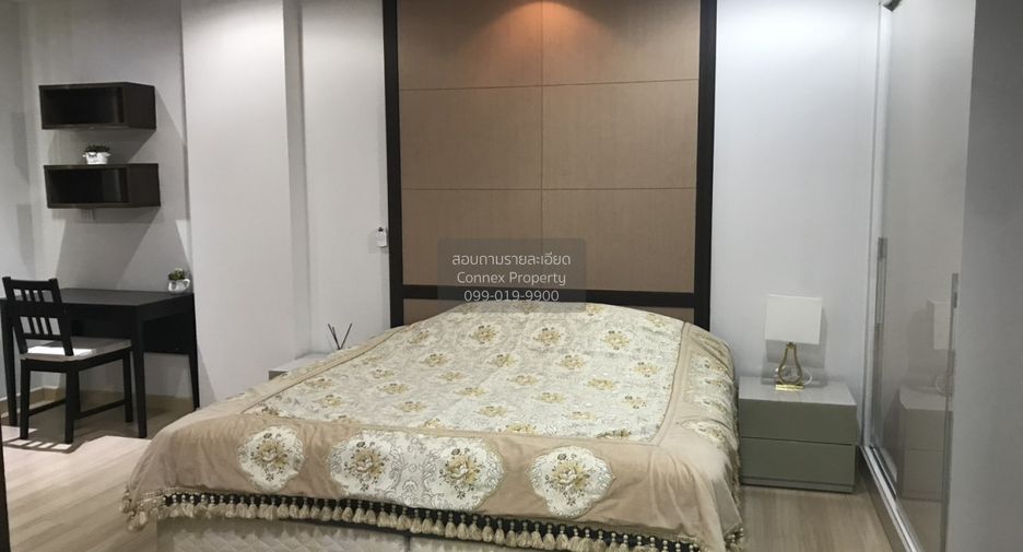 For rent 2 bedrooms condo in Pathum Wan, Bangkok