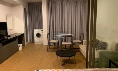 Wohnung zur Miete mit 1 Zimmer in Bang Rak, Bangkok