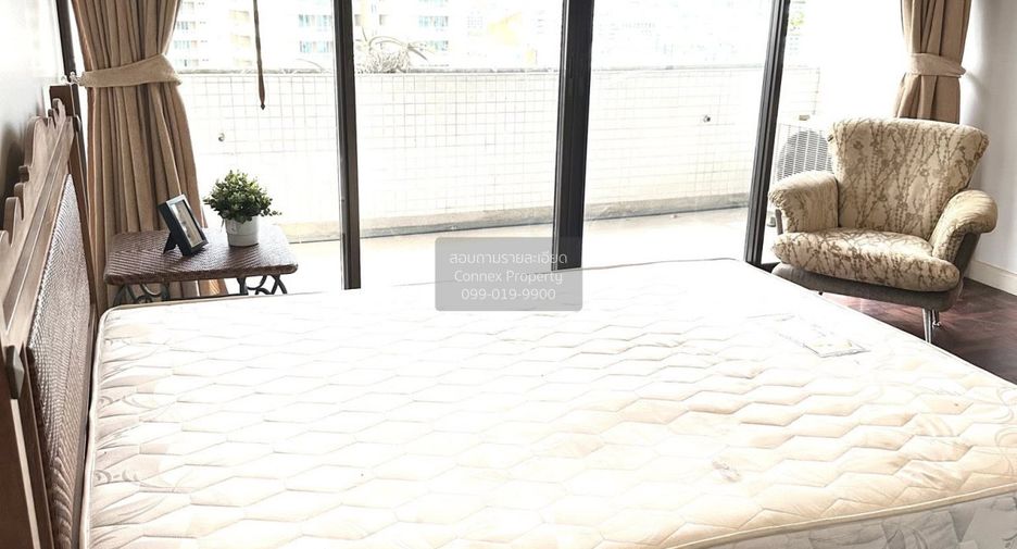 For rent 3 bedrooms condo in Watthana, Bangkok