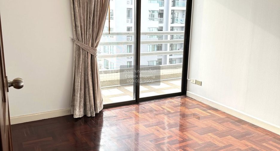 For rent 3 bedrooms condo in Watthana, Bangkok
