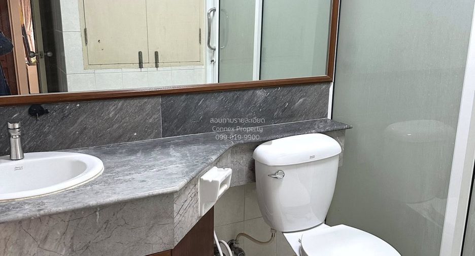 For rent 3 bedrooms condo in Watthana, Bangkok