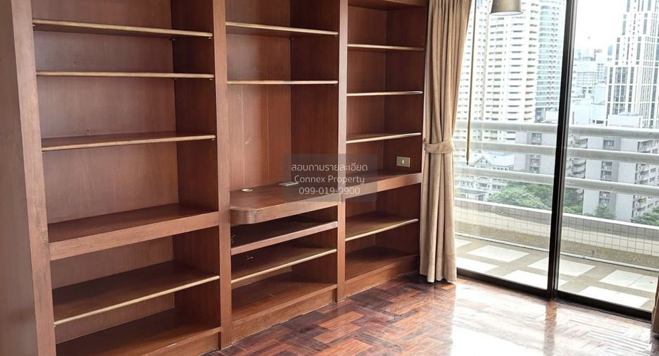 For rent 3 bedrooms condo in Watthana, Bangkok