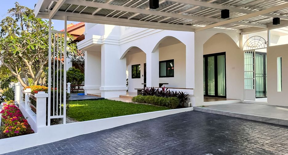 For sale 3 bedrooms house in Sattahip, Chonburi