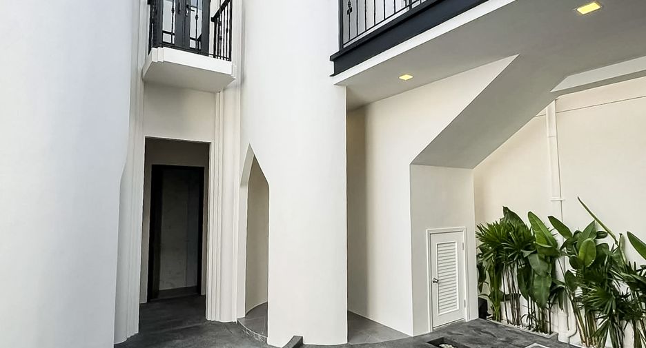 For rent 4 bedrooms house in Bang Lamung, Chonburi