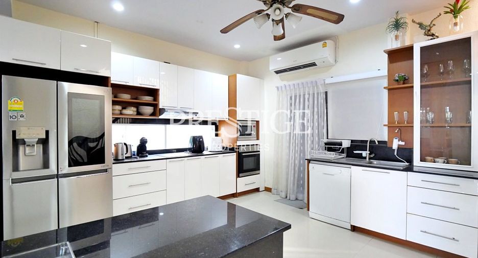 For rent 6 bedrooms house in Bang Lamung, Chonburi