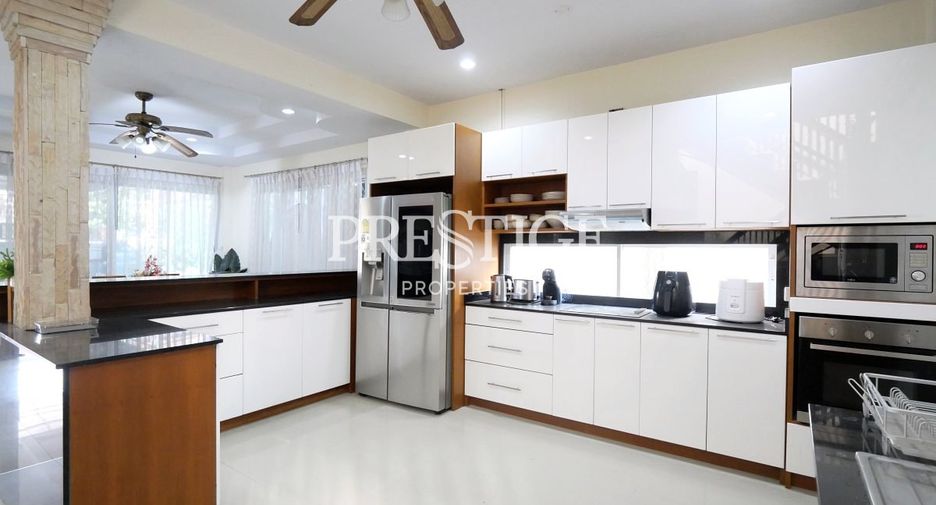 For rent 6 bedrooms house in Bang Lamung, Chonburi