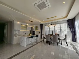 À louer 4 chambres maison à Bang Lamung, Chonburi