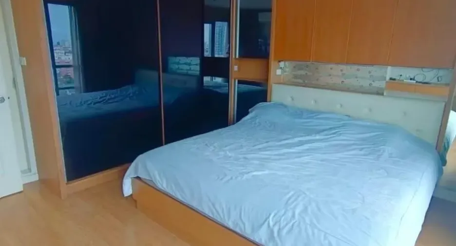 For sale 1 bed condo in Huai Khwang, Bangkok