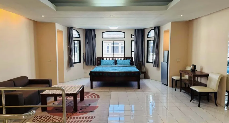 For rent 4 ベッドルーム townhouse in Watthana, Bangkok