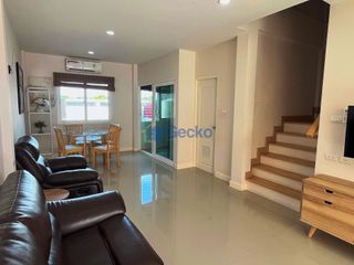 Haus zur Miete und zum Kauf mit 3 Zimmer in Bang Lamung, Chonburi