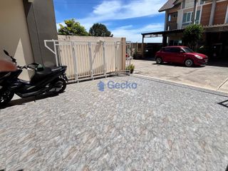 Haus zur Miete und zum Kauf mit 3 Zimmer in Bang Lamung, Chonburi
