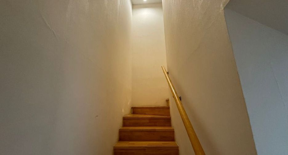 For rent 2 bedrooms condo in Bang Rak, Bangkok