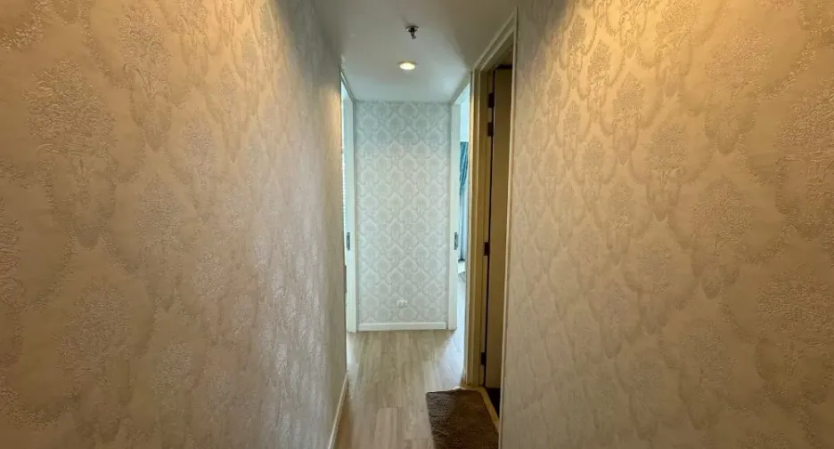 For rent 2 bedrooms condo in Bang Rak, Bangkok