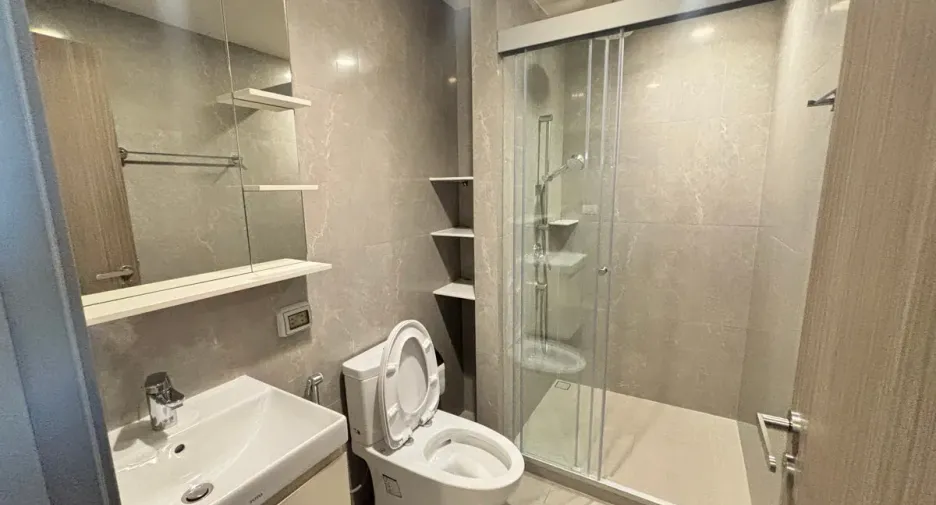 For sale and for rent 1 bed condo in Sathon, Bangkok