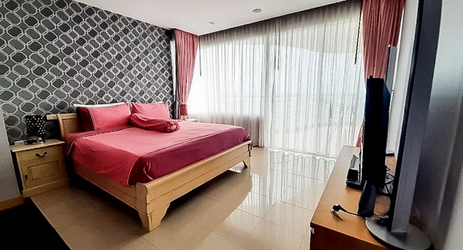 For sale 3 bedrooms condo in Jomtien, Pattaya