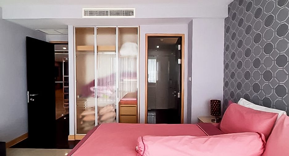 For sale 3 bedrooms condo in Jomtien, Pattaya