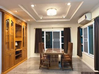 À louer 4 chambres maison à Bang Lamung, Chonburi