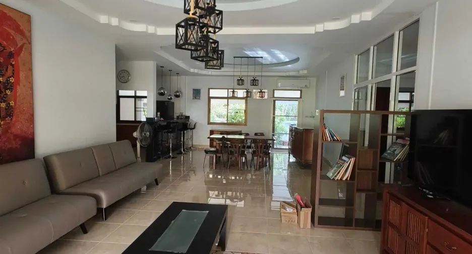 For rent 3 bedrooms villa in Mueang Krabi, Krabi