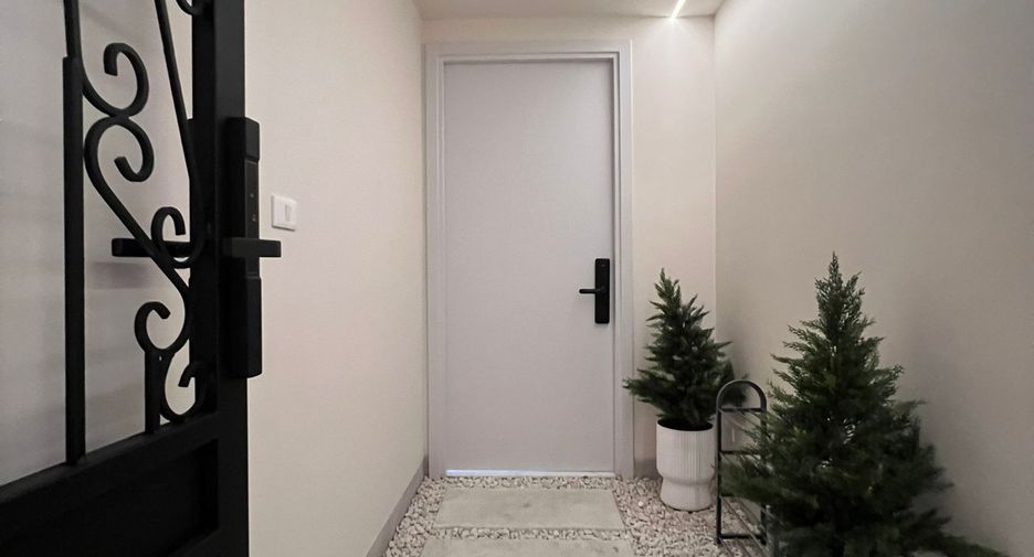 For rent 2 bedrooms condo in Mueang Phuket, Phuket