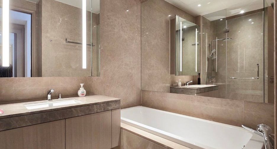 For sale 3 bedrooms condo in Khlong San, Bangkok