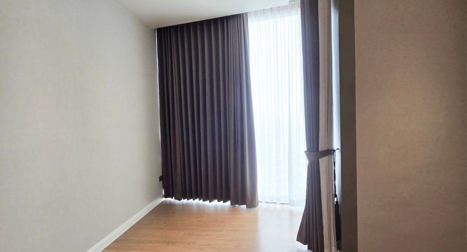 For sale 3 bedrooms condo in Khlong San, Bangkok