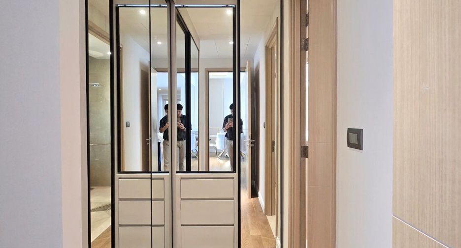 For sale 3 bedrooms condo in Khlong San, Bangkok