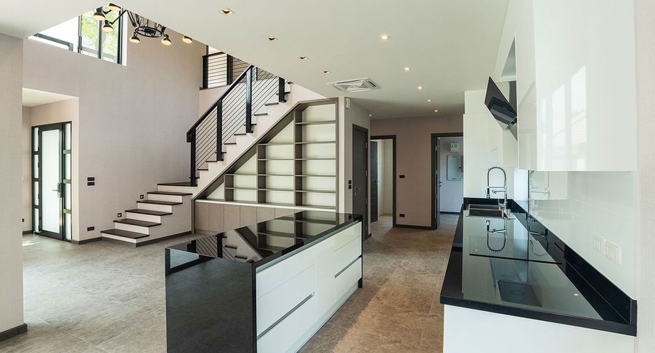 À vendre 4 chambres maison à Mueang Chiang Mai, Chiang Mai