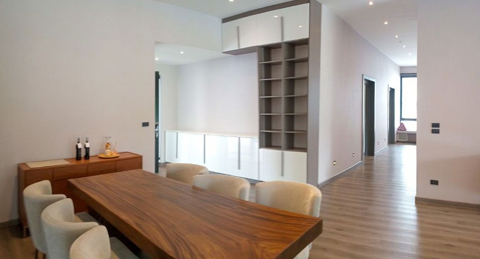 For sale 4 bedrooms house in Mueang Chiang Mai, Chiang Mai