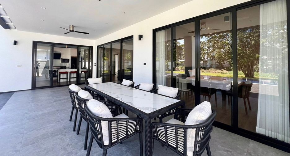 For sale 4 bedrooms house in Mueang Chiang Mai, Chiang Mai