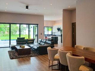 For sale 4 bedrooms house in Mueang Chiang Mai, Chiang Mai