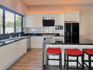 For sale 4 bedrooms house in Mueang Chiang Mai, Chiang Mai
