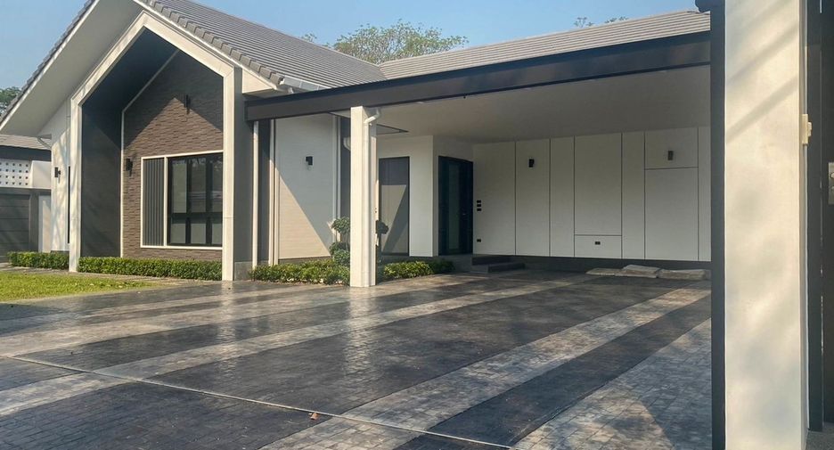 For sale 4 bedrooms house in Mueang Chiang Mai, Chiang Mai