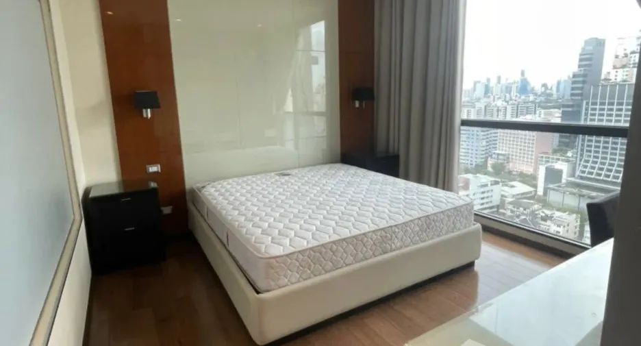 For sale そして for rent 2 ベッドルーム condo in Khlong Toei, Bangkok