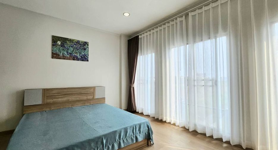 Casa adosada en alquiler de 3 habitaciones en Suan Luang, Bangkok
