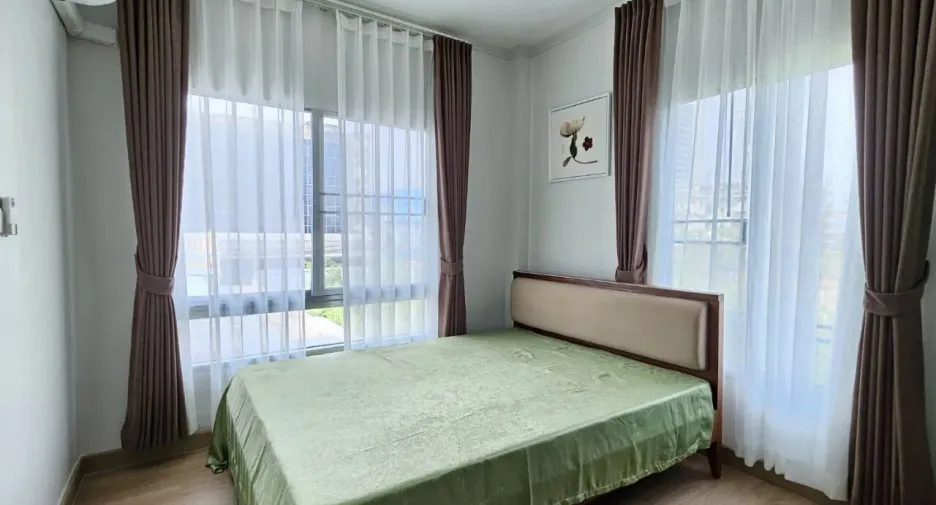 For rent 3 bedrooms townhouse in Suan Luang, Bangkok