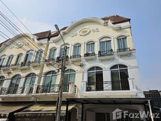 For rent 3 bedrooms townhouse in Suan Luang, Bangkok