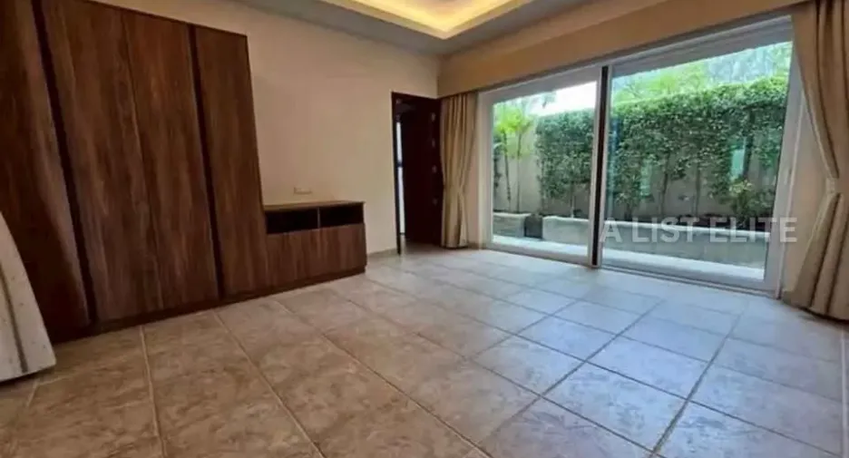 Haus zur Miete mit 5 Zimmer in Bang Lamung, Chonburi