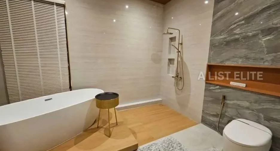 Haus zur Miete mit 5 Zimmer in Bang Lamung, Chonburi