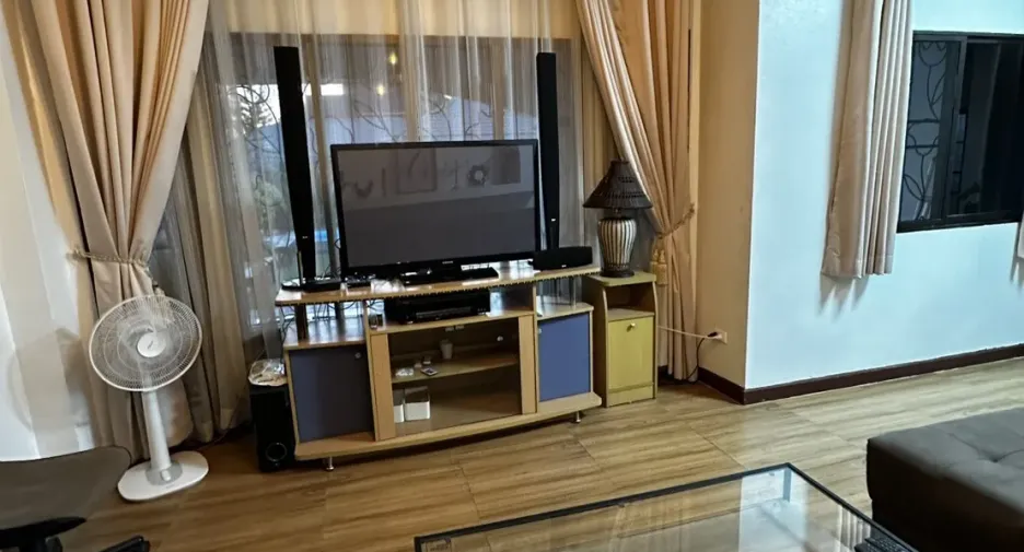 For rent 5 bedrooms house in San Sai, Chiang Mai