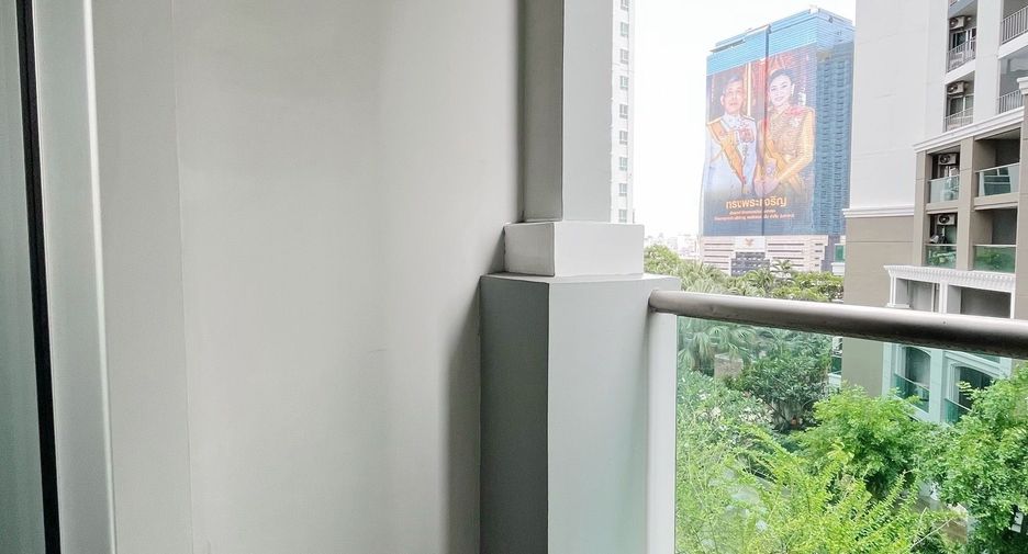 Condo en venta de 2 habitaciones en Huai Khwang, Bangkok